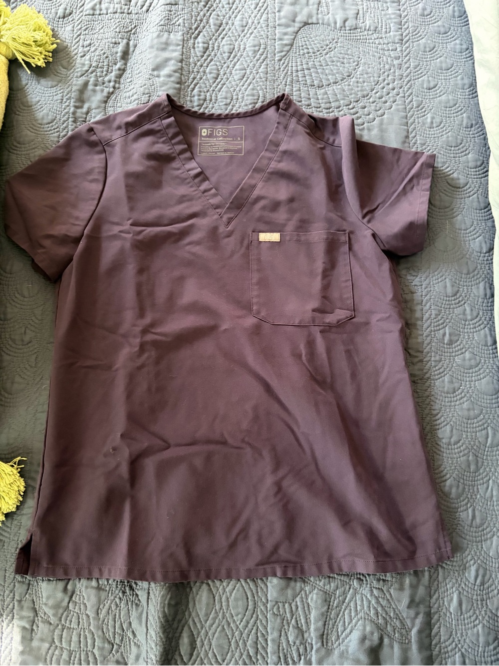 Figs Women’s V-Neck Set in Plum